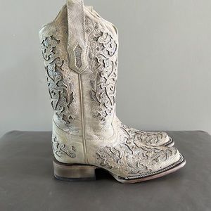 Corral Cream Embroidered Heeled Boots